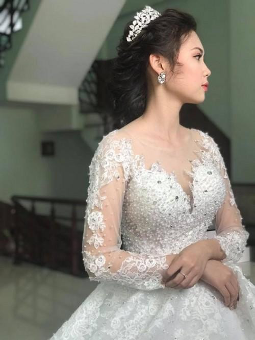 Cô dâu xinh đẹp trong đám cưới khủng ở Vĩnh Phúc, dựng rạp đã mất 1 tỷ đồng hình ảnh 4 co dau xinh dep trong dam cuoi khung o vinh phuc, dung rap da mat 1 ty dong hinh anh 4