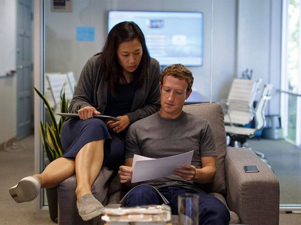 Thì ra đây là bí quyết khiến cô vợ kém xinh làm ông chủ Facebook không những si mê mà còn ngoan ngoãn nghe lời - Ảnh 5. Thì ra đây là bí quyết khiến cô vợ kém xinh làm ông chủ Facebook không những si mê mà còn ngoan ngoãn nghe lời - Ảnh 5.