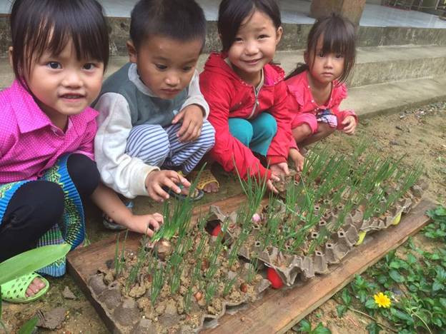 Cô giáo Suối Giàng say nghề yêu trẻ