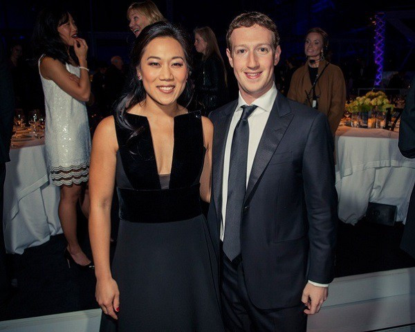 Thì ra đây là bí quyết khiến cô vợ kém xinh làm ông chủ Facebook không những si mê mà còn ngoan ngoãn nghe lời - Ảnh 4. Thì ra đây là bí quyết khiến cô vợ kém xinh làm ông chủ Facebook không những si mê mà còn ngoan ngoãn nghe lời - Ảnh 4.