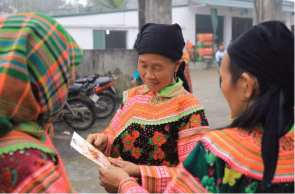 Xúc động khi lần đầu tiên ngắm mình trong ảnh