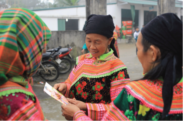 Xúc động khi lần đầu tiên ngắm mình trong ảnh