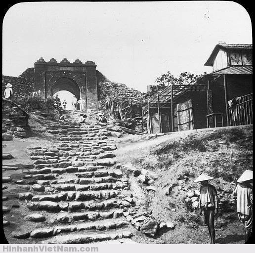 Đường qua đèo hải Vân xưa Đường qua đèo hải Vân xưa