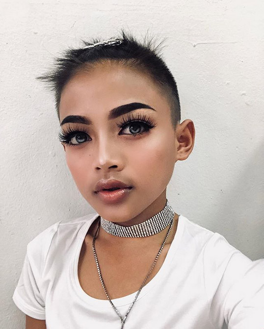 cau be 12 tuoi gia gai gay sot, ai biet duoc gioi tinh cung deu soc hinh anh 7