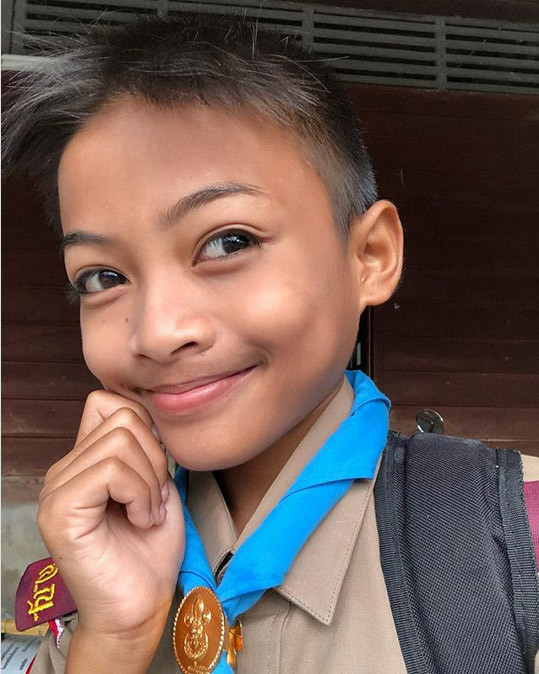 cau be 12 tuoi gia gai gay sot, ai biet duoc gioi tinh cung deu soc hinh anh 8