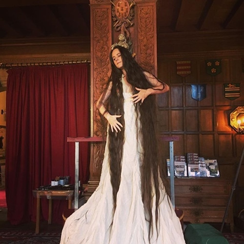 Tóc dài, đẹp đáng kinh ngạc dù 14 năm không gội đầu hình ảnh 1 toc dai, dep dang kinh ngac du 14 nam khong goi dau hinh anh 1