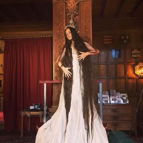 toc dai, dep dang kinh ngac du 14 nam khong goi dau hinh anh 1