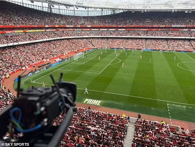 Công nghệ hiện đại đang được áp dụng vào các trận đấu Ngoại hạng Anh.