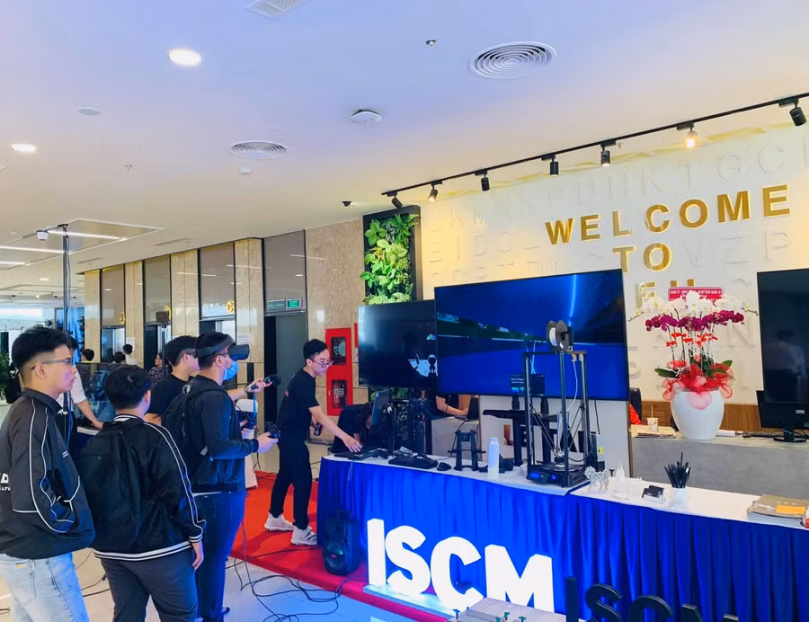 Một góc triển lãm các thành tựu công nghệ số tại TECHFEST Đông Nam Bộ 2020