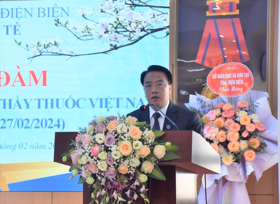 Ông Phạm Giang Nam, Giám đốc Sở Y tế tỉnh Điện Biên phát biểu tại buổi toạ đàm.