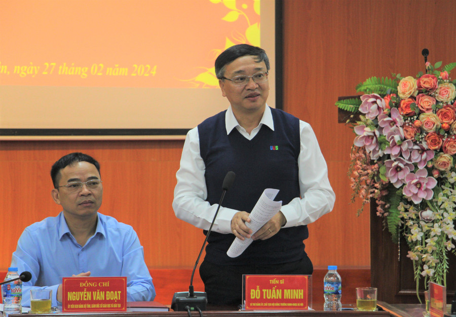 Ông Đỗ Tuấn Minh, Chủ tịch Hội đồng Trường ĐHNN – ĐHQGHN phát biểu tại buổi làm việc. Ông Đỗ Tuấn Minh, Chủ tịch Hội đồng Trường ĐHNN – ĐHQGHN phát biểu tại buổi làm việc.