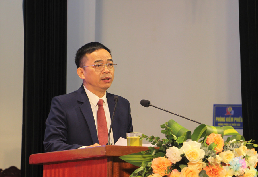 Ông Nguyễn Văn Đoạt, Giám đốc Sở GD&amp;ĐT phát biểu tại buổi lễ.