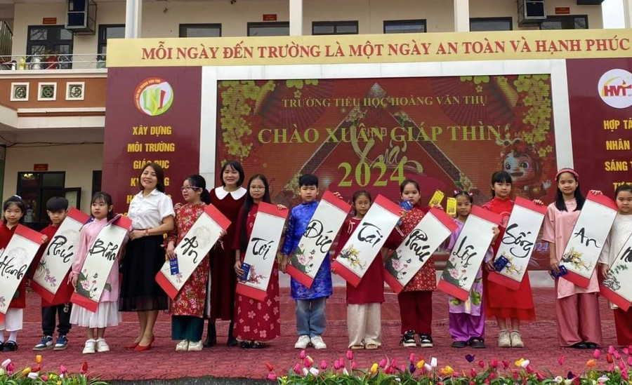 Những dòng thư pháp của học sinh Trường Tiểu học Hoàng Văn Thụ.