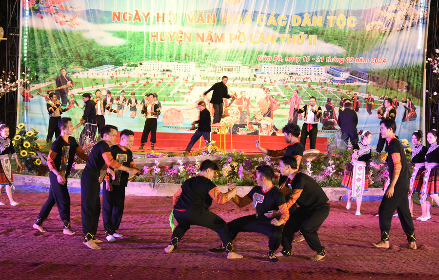 Ngày hội nhằm bảo tồn, tôn vinh và phát huy giá trị văn hóa đặc sắc của đồng bào các dân tộc thiểu số. Ngày hội nhằm bảo tồn, tôn vinh và phát huy giá trị văn hóa đặc sắc của đồng bào các dân tộc thiểu số.