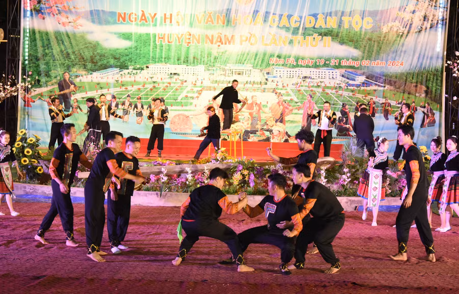 Ngày hội nhằm bảo tồn, tôn vinh và phát huy giá trị văn hóa đặc sắc của đồng bào các dân tộc thiểu số.