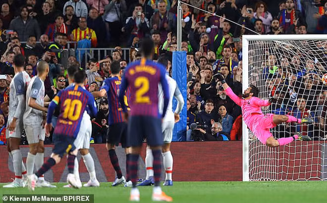 Huyền thoại Man United “phát cuồng” với siêu phẩm của Messi