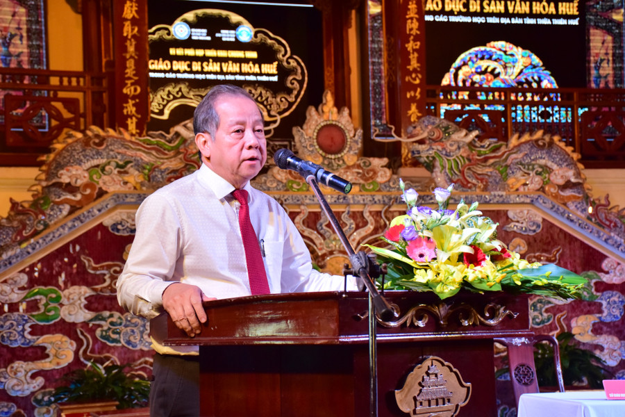 Ông Phan Ngọc Thọ - Chủ tịch UBND tỉnh Thừa Thiên Huế phát biểu tại buổi lễ ký kết biên bản hợp tác đưa di sản vào trường học