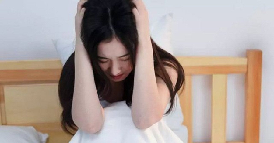 ve ra mat me ban trai xo ra danh chui, toi hoang loan toi ngu con giat minh thon thot - 3