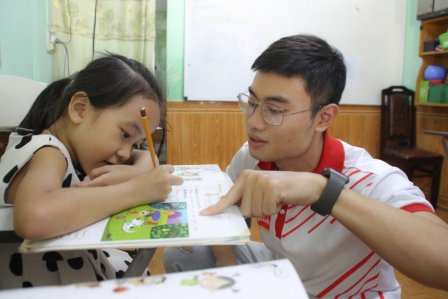 Lớp học 1 đô mang tiếng Anh về làng ảnh 4 Lớp học 1 đô mang tiếng Anh về làng