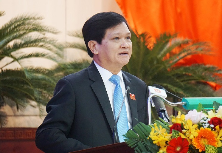 Ông Nguyễn Nho Trung- Chủ tịch HĐND TP trong kỳ họp thứ 12 HĐND TP Đà Nẵng khóa IX, nhiệm kỳ 2016-2021. Ông Nguyễn Nho Trung- Chủ tịch HĐND TP trong kỳ họp thứ 12 HĐND TP Đà Nẵng khóa IX, nhiệm kỳ 2016-2021.