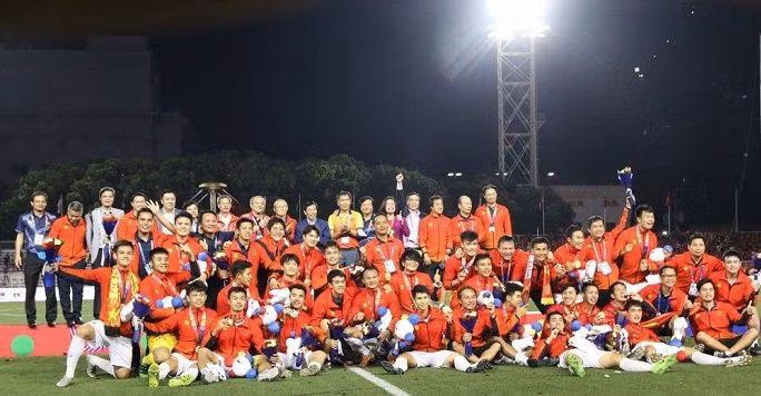 Bóng đá nam Việt Nam có tấm HCV SEA Games lịch sử. 