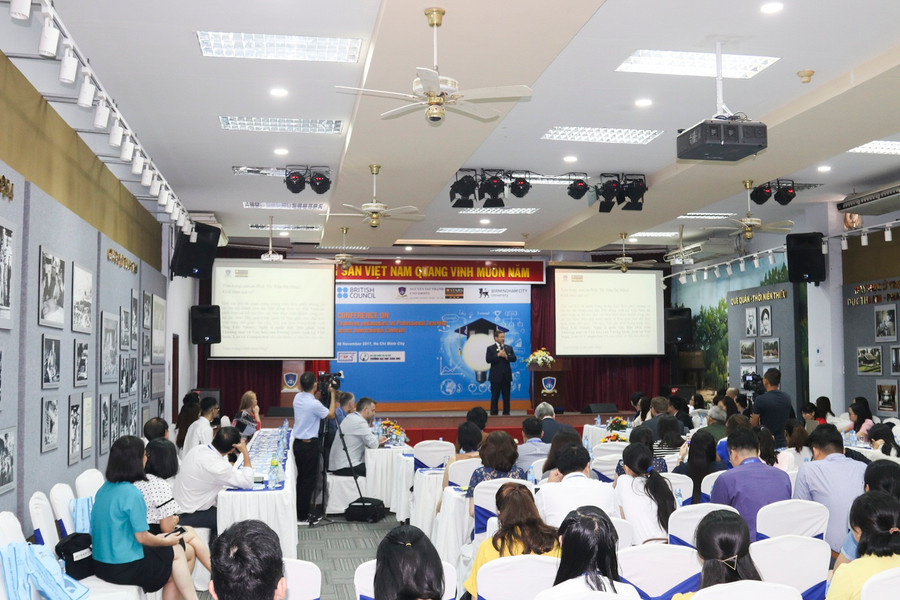 Quang cảnh hội thảo Quang cảnh hội thảo