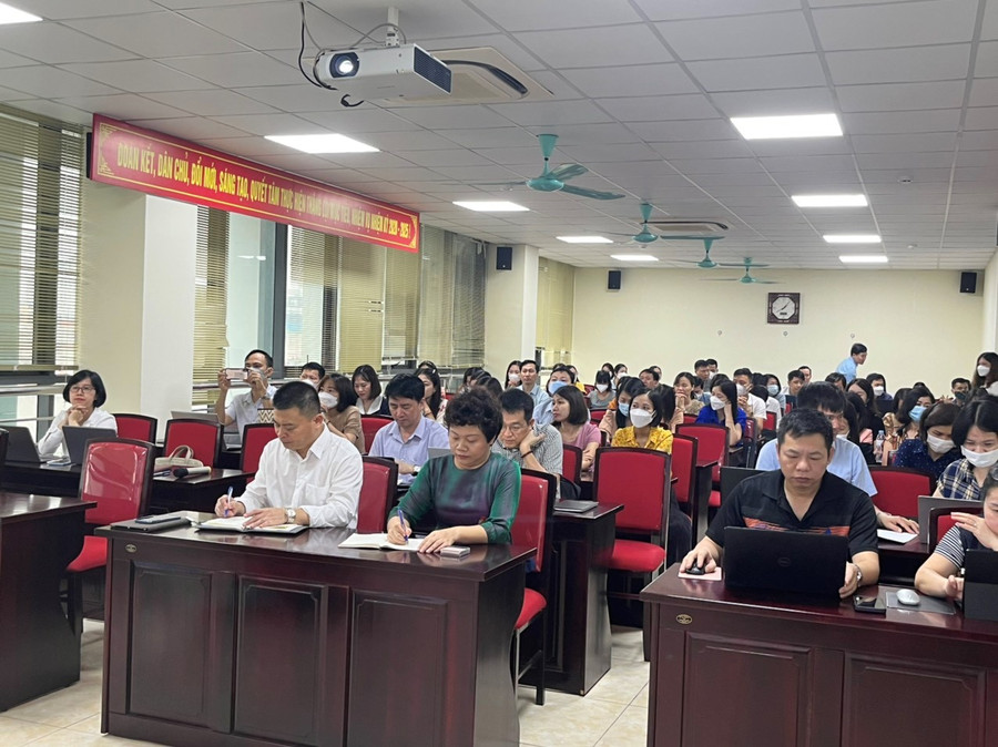 Các đại biểu tham dự hội nghị. Các đại biểu tham dự hội nghị.