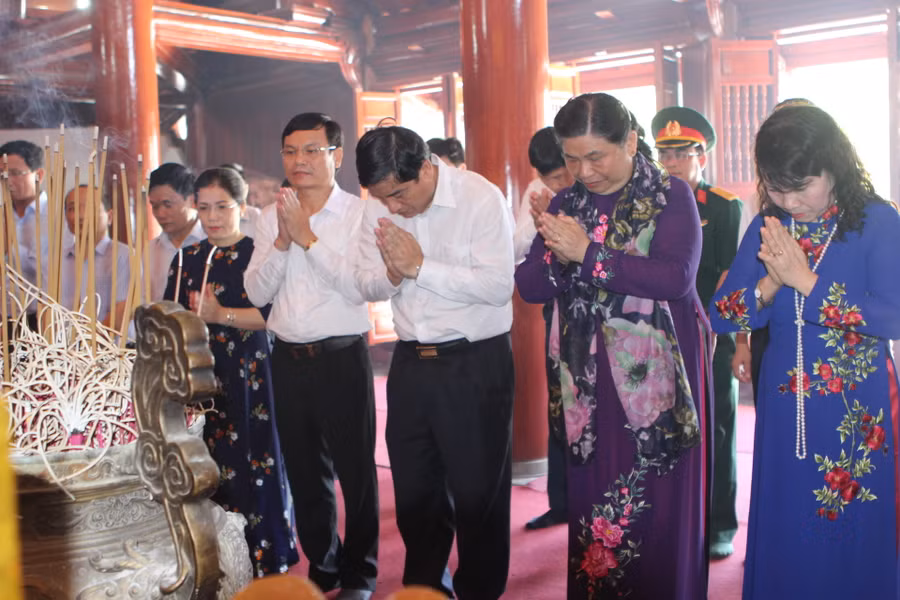 Phó Chủ tịch Quốc hội Tòng Thị Phóng: Phấn đấu đưa Nghệ An trở thành tỉnh khá