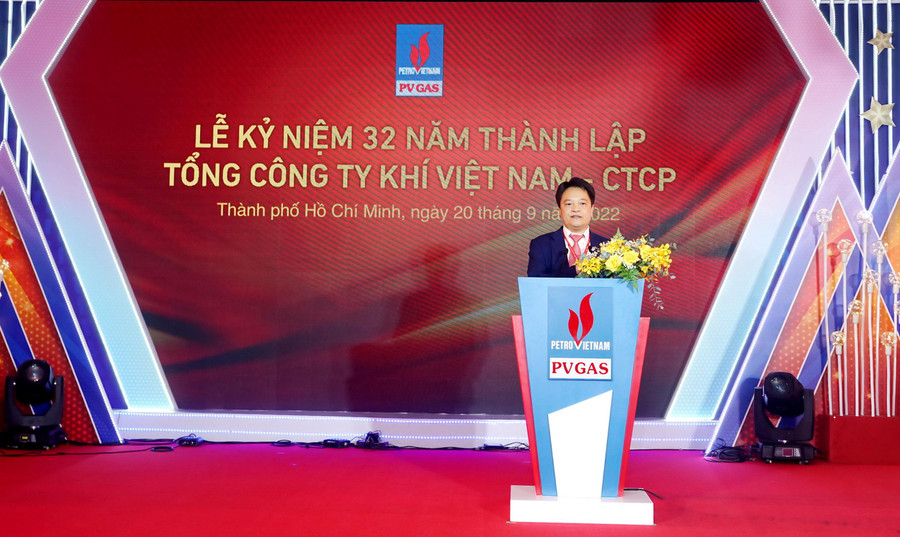 Đồng chí Hoàng Văn Quang - Phó Bí thư Đảng ủy, Tổng giám đốc PV GAS phát biểu chào mừng tuổi 32 đầy nhiệt huyết của PV GAS Đồng chí Hoàng Văn Quang - Phó Bí thư Đảng ủy, Tổng giám đốc PV GAS phát biểu chào mừng tuổi 32 đầy nhiệt huyết của PV GAS