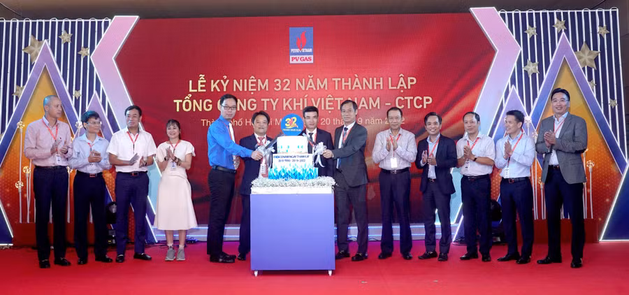 Nghi thức chúc mừng sinh nhật lần thứ 32 của Tổng công ty Khí Việt Nam 