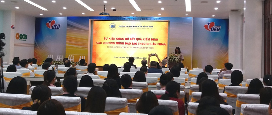 Quang cảnh lễ công bố đạt chuẩn kiểm định FIBAA Quang cảnh lễ công bố đạt chuẩn kiểm định FIBAA
