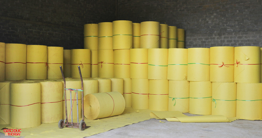 Sản phẩm giấy được làm từ cây tre mét. (Ảnh: Phạm Tâm)