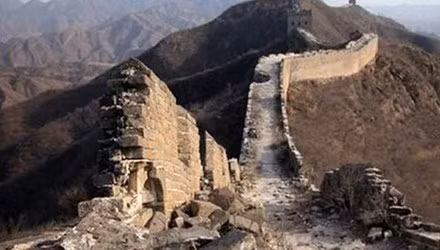 Một đoạn Vạn lý trường thành bị hư hại nặng
