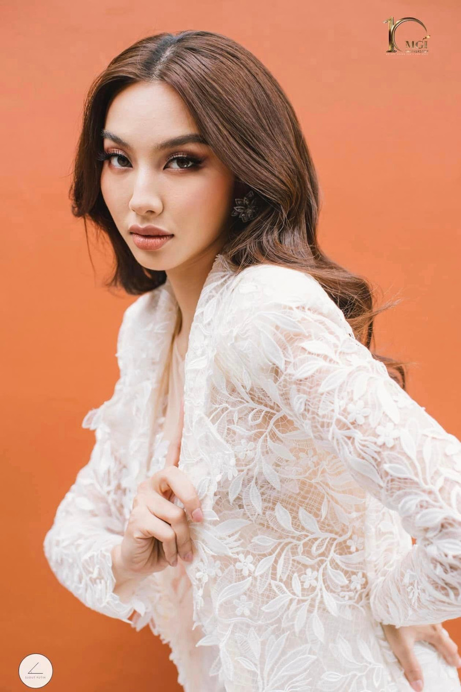 &quot;Vương miện thật sự “rất nặng” nhưng cũng từ đó đã tạo nên một Thùy Tiên của hiện tại mạnh mẽ và đầy nội lực&quot;, nàng hậu chia sẻ.