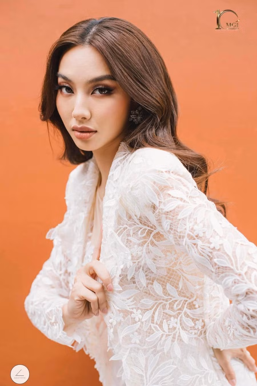 "Vương miện thật sự “rất nặng” nhưng cũng từ đó đã tạo nên một Thùy Tiên của hiện tại mạnh mẽ và đầy nội lực", nàng hậu chia sẻ.