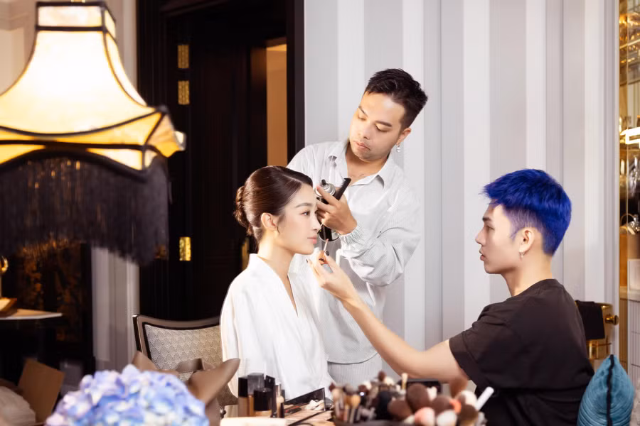 Hoa hậu Đỗ Mỹ Linh được đánh giá xinh đẹp nhờ gương mặt phúc hậu, nụ cười rạng rỡ và làn da căng mịn, tràn đầy sức sống.