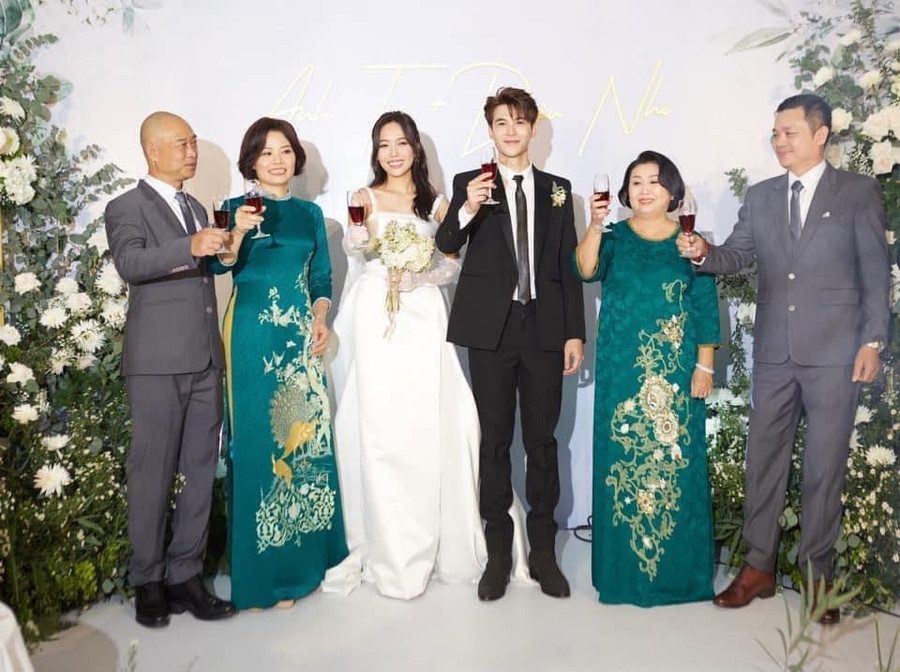 Diệu Nhi và Anh Tú 'gục ngã' sau đám cưới tại Hà Nội ảnh 10 Diệu Nhi và Anh Tú 'gục ngã' sau đám cưới tại Hà Nội ảnh 10