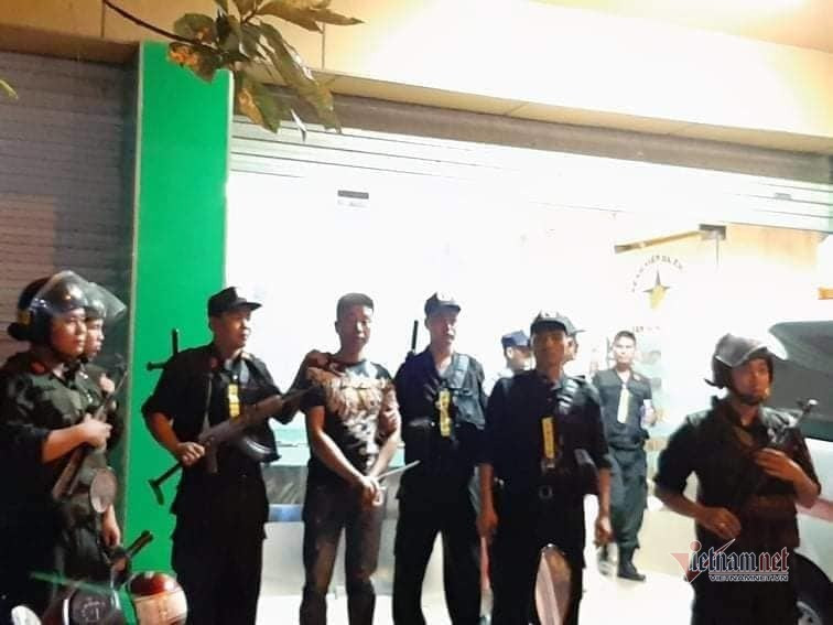 Trăm cảnh sát Bộ Công an bồng súng bao vây bệnh viện ở Đồng Nai