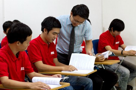 Giờ học môn lập trình tại Hệ thống đào tạo lập trình viên quốc tế Aprotrain Aptech.
