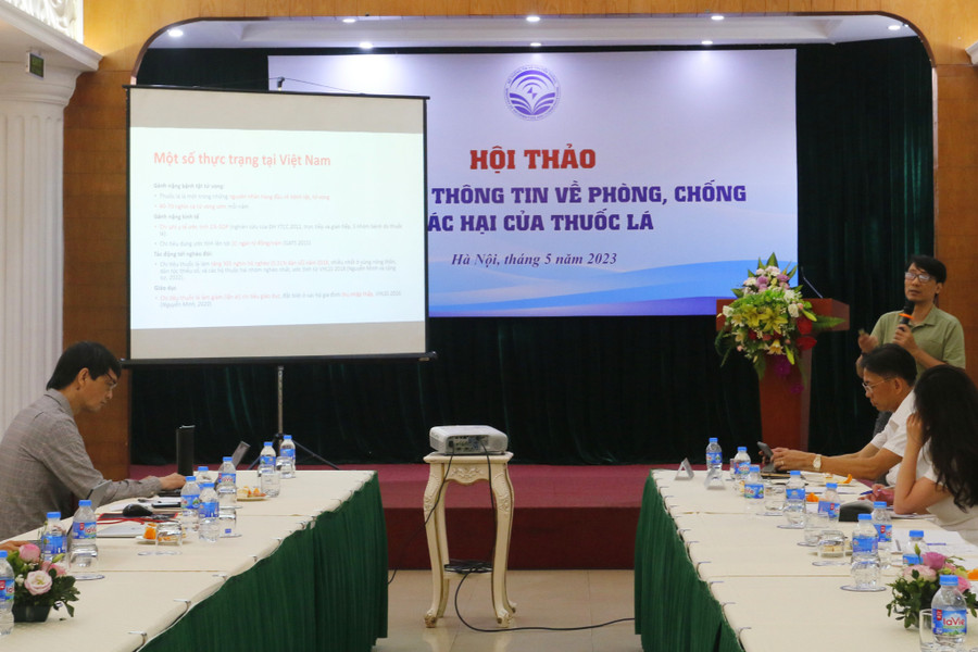 Các đại biểu tham gia ý kiến để nâng cao hiệu quả công tác phòng chống tác hại thuốc lá.