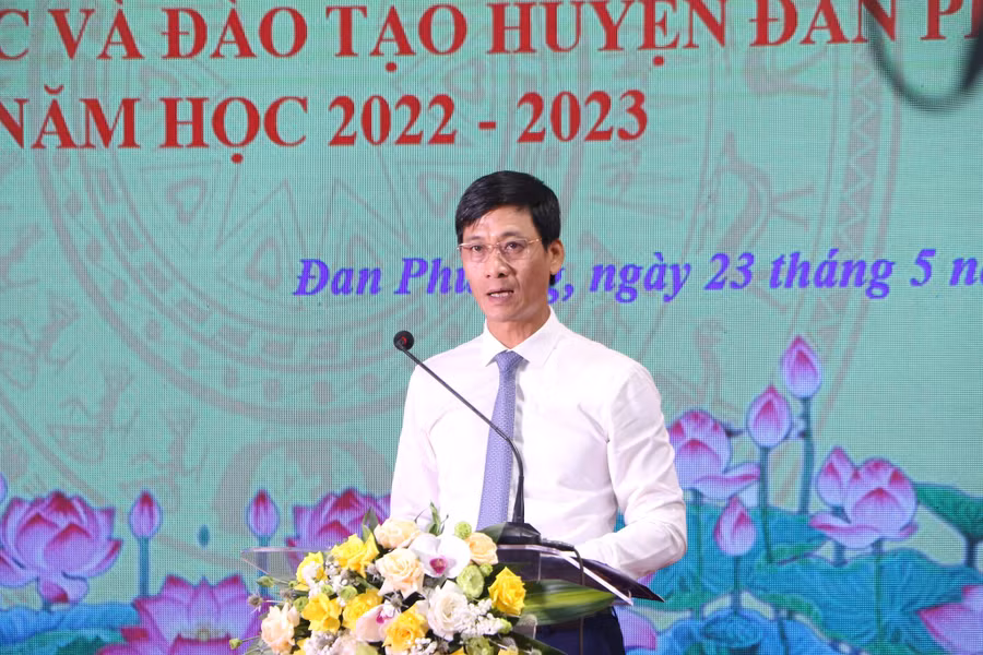 Ông Lê Thanh Nam - Phó Bí thư huyện ủy, Chủ tịch UBND huyện Đan Phượng phát biểu tại buổi lễ.