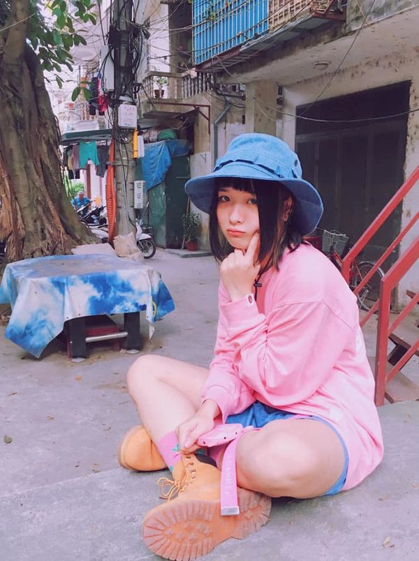 Chân dung gái xinh chen giữa "cặp đôi chim ri" Bảo - Dương trong Về nhà đi con ảnh 14 Xuất hiện gái xinh chen giữa cặp đôi chim ri Bảo Dương, lại còn chụp ảnh thân thiết với bố Quốc ảnh 14