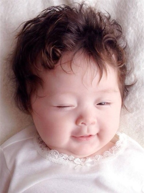 Elly Trần hé lộ hình ảnh mới nhất của Cadie khiến ai nấy ngỡ ngàng ảnh 3 Elly Trần hé lộ hình ảnh mới nhất của Cadie khiến ai nấy ngỡ ngàng ảnh 3