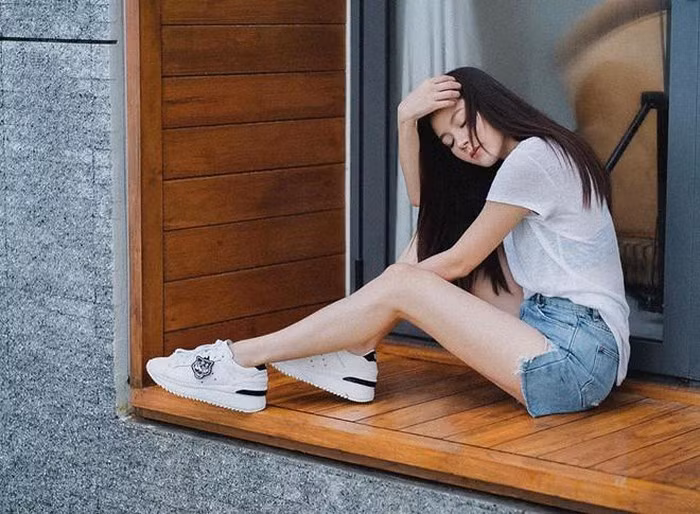 Phong cách thời trang cực kỳ năng động, trẻ trung của dàn mỹ nhân "Chiếc lá cuốn bay"