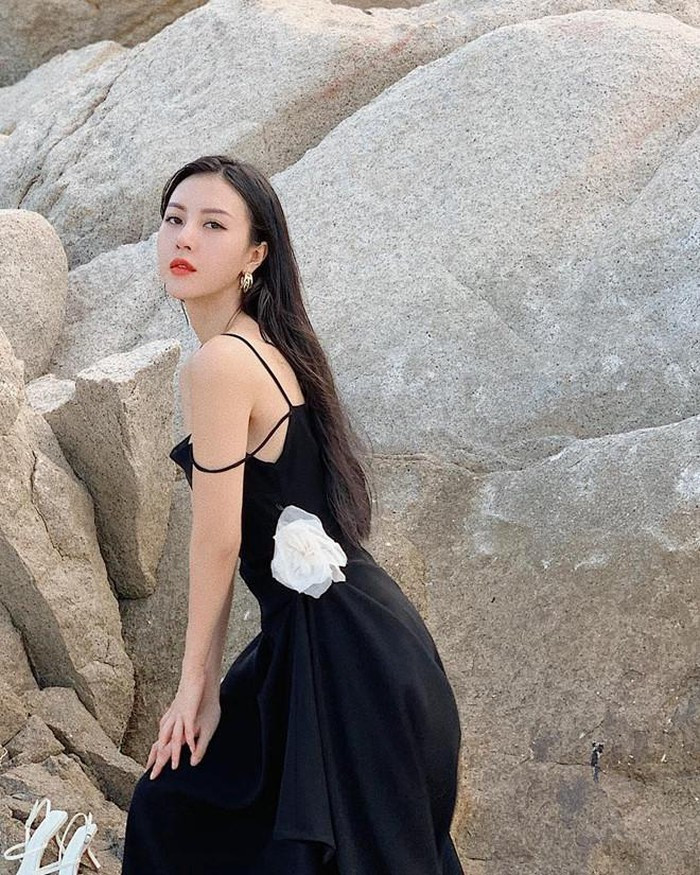 Dàn hot girl Việt đã xinh tự nhiên vẫn phẫu thuật thẩm mỹ ảnh 13 Dàn hot girl Việt đã xinh tự nhiên vẫn phẫu thuật thẩm mỹ ảnh 13