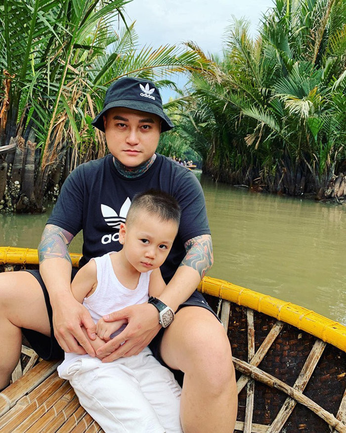 Vũ Duy Khánh phẫu thuật thẩm mỹ, con trai không nhận ra bố ảnh 2 Vũ Duy Khánh phẫu thuật thẩm mỹ, con trai không nhận ra bố