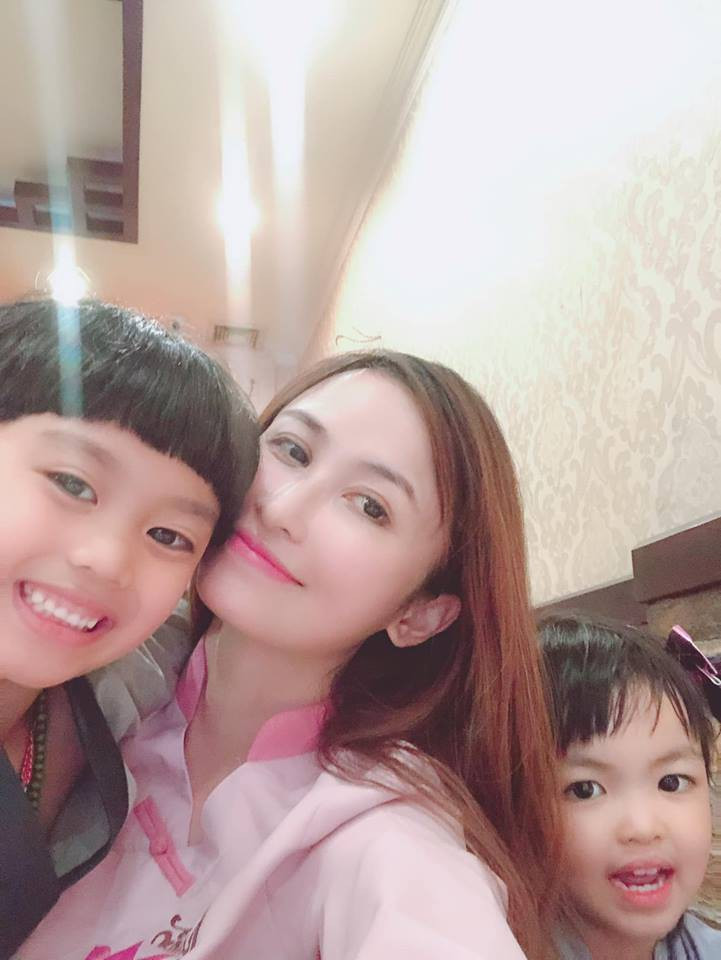 Cuộc sống sang chảnh, ngập trong đồ hiệu của vợ 2 đại gia Minh Nhựa ảnh 1 Cuộc sống sang chảnh, ngập trong đồ hiệu của vợ 2 đại gia Minh Nhựa ảnh 1