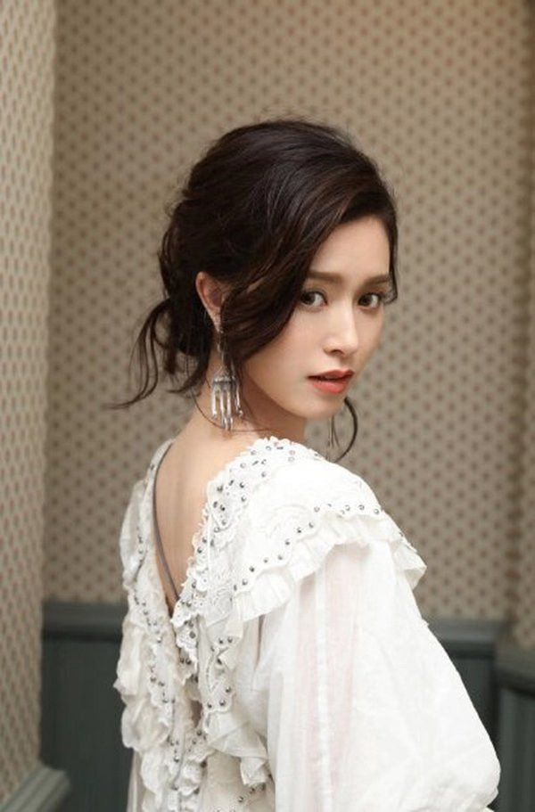 dam hoi hot nhat hom nay: &#34;than tien ty ty&#34; duoc tang vang rong, than the chu re gay sot - 8