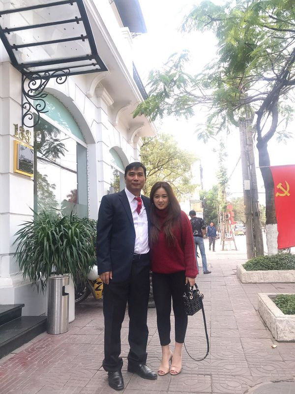 Bùi Mỹ Hạnh và bố.