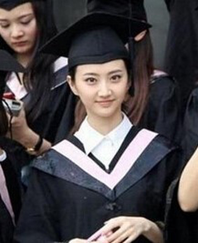 Bất ngờ ảnh thời đi học của Triệu Vy, Huỳnh Hiểu Minh, Phạm Băng Băng... ảnh 22 Bất ngờ với ảnh thời đi học của sao Hoa ngữ: Hồ Ca, Huỳnh Hiểu Minh khác hoàn toàn hiện tại, Chung Hán Lương, Phạm Băng Băng vẫn đẹp xuất sắc từ bé-23